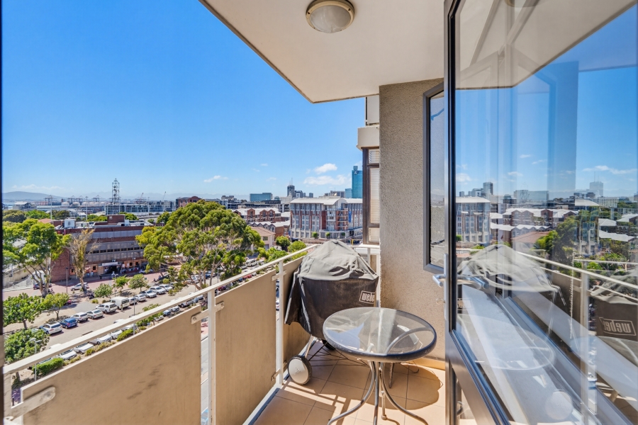 2 Bedroom Property for Sale in Green Point Western Cape